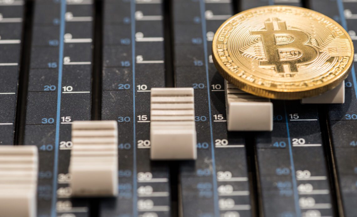 Bitcoin Fraud-Accused South African Radio Presenter Threatens Legal Action – Bitcoin News