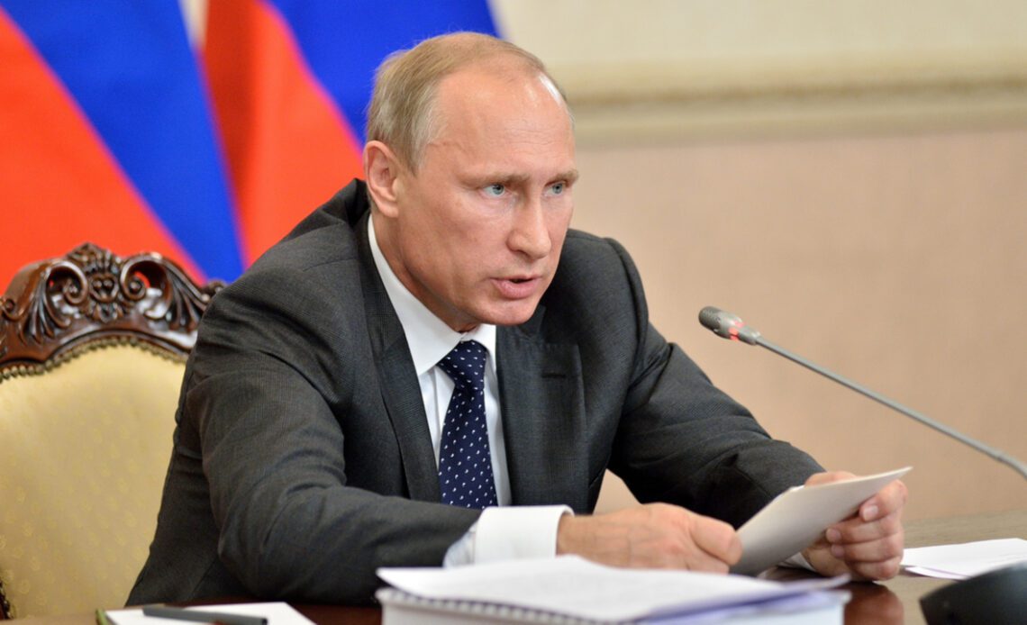 Putin Signs Law Prohibiting Payments With Digital Assets in Russia