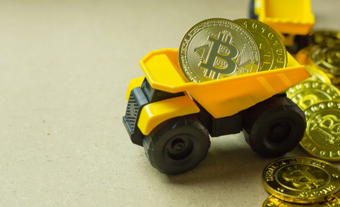 Bitcoin Miners Take in Bear Rally Profits by Selling More Than 6,000 BTC Since August 1 – Bitcoin News