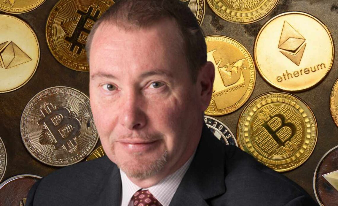 Billionaire Jeff Gundlach Discusses When to Buy Crypto — Warns of Deflation Risk Escalating