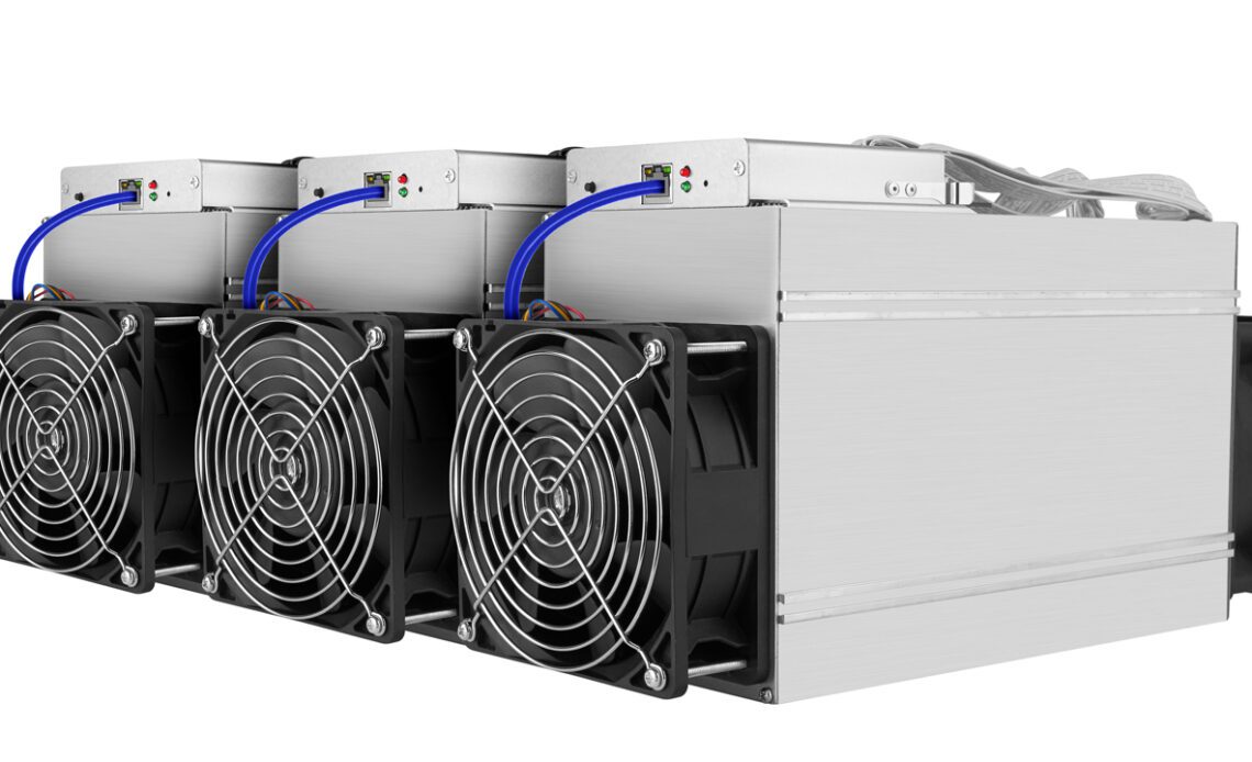 Bitcoin Mining Industry Reveals Mergers, Hashrate Increases, and New Facilities Amid Market Downturn