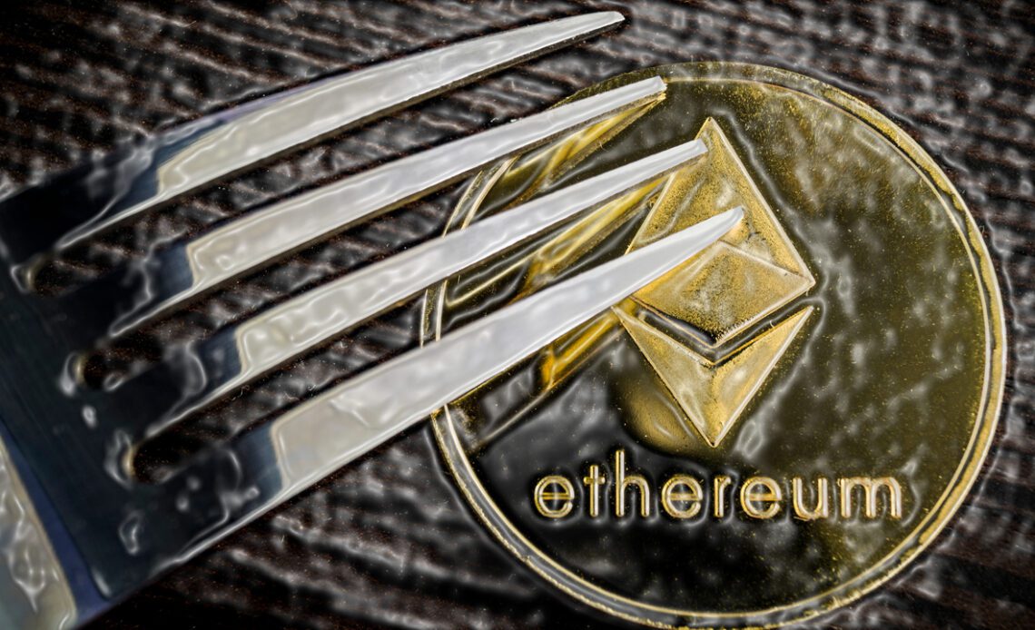 New Ethereum PoW Fork Gathers 60 Terahash From Well Known Pools, ETHW’s Price Shudders 39% in 24 Hours