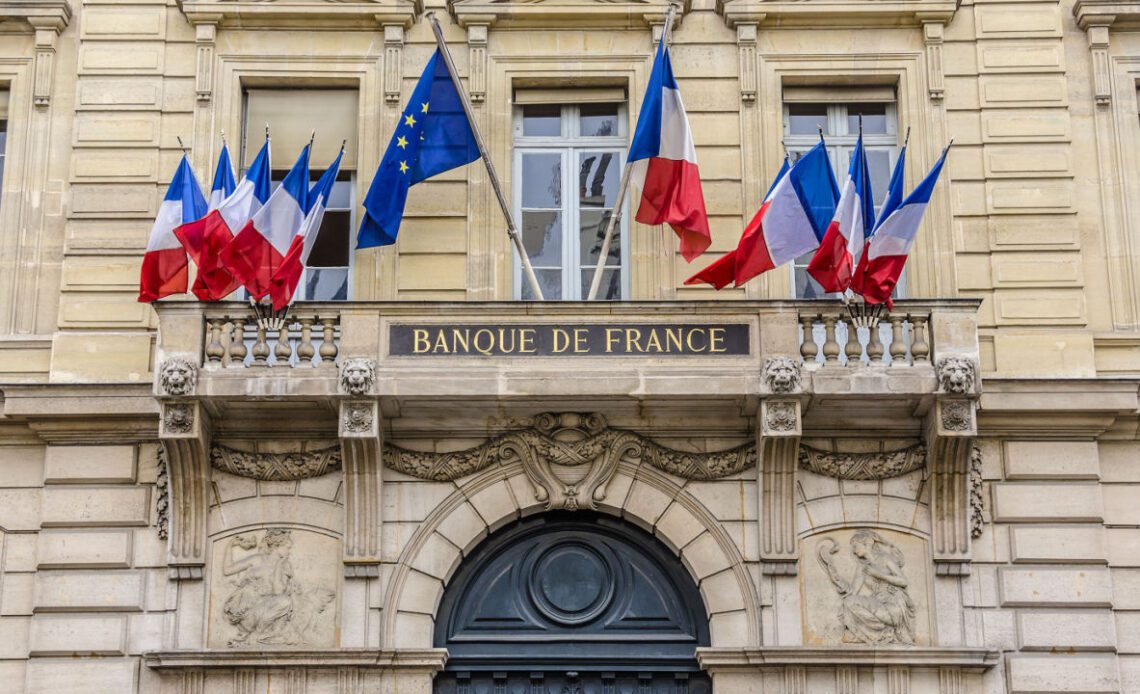 Bank of France Governor Calls for Mandatory Licensing for Crypto Companies