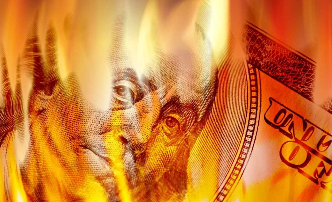 Former Treasury Official Warns of 'Complete Implosion of Global Economic System' if US Dollar Loses Reserve Currency Status