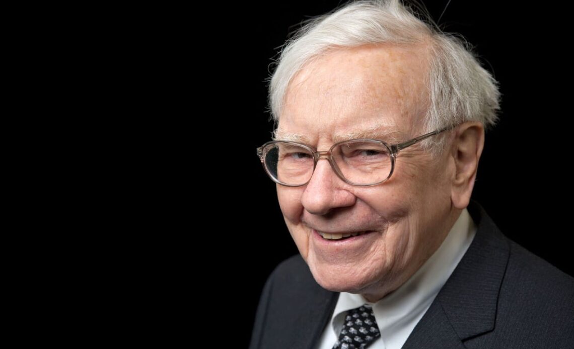 Warren Buffett Likens Bitcoin to Gambling and Chain Letters in Recent Interview