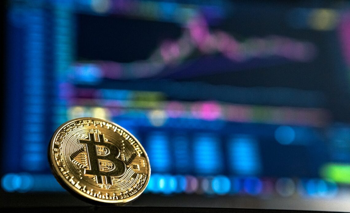 Crypto Traders Warned Against Leveraged Positions as Bitcoin Faces Crossroads
