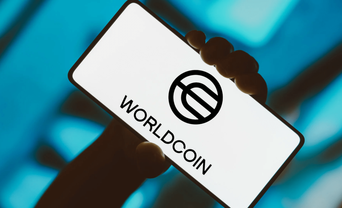 Worldcoin Drops 9% As Top Trader Warns